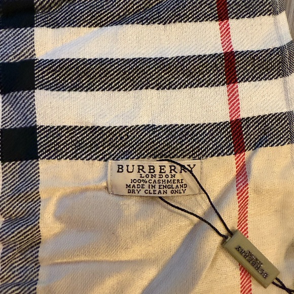 Burberry | Accessories | Burberry Checked 0 Cashmere Scarf  Burberry checked 100% cashmere scarf 70”x27”
New with tag.
